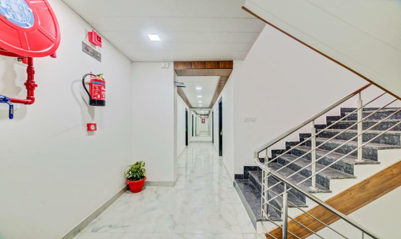 Hotel Nysha Palace Near Igi Airport New Delhi Exterior photo